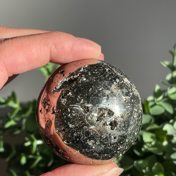 Pyrite Sphere - Picture 16 of 16